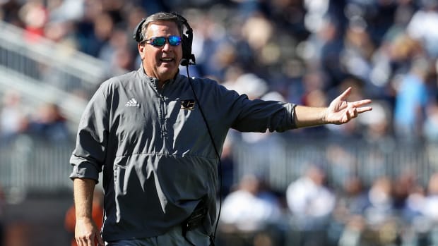 Central Michigan head coach Jim McElwain